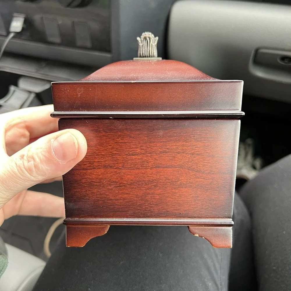 Vintage Bombay Company Musical Jewelry Ring Box Mahogany Wood Green Velvet Lined